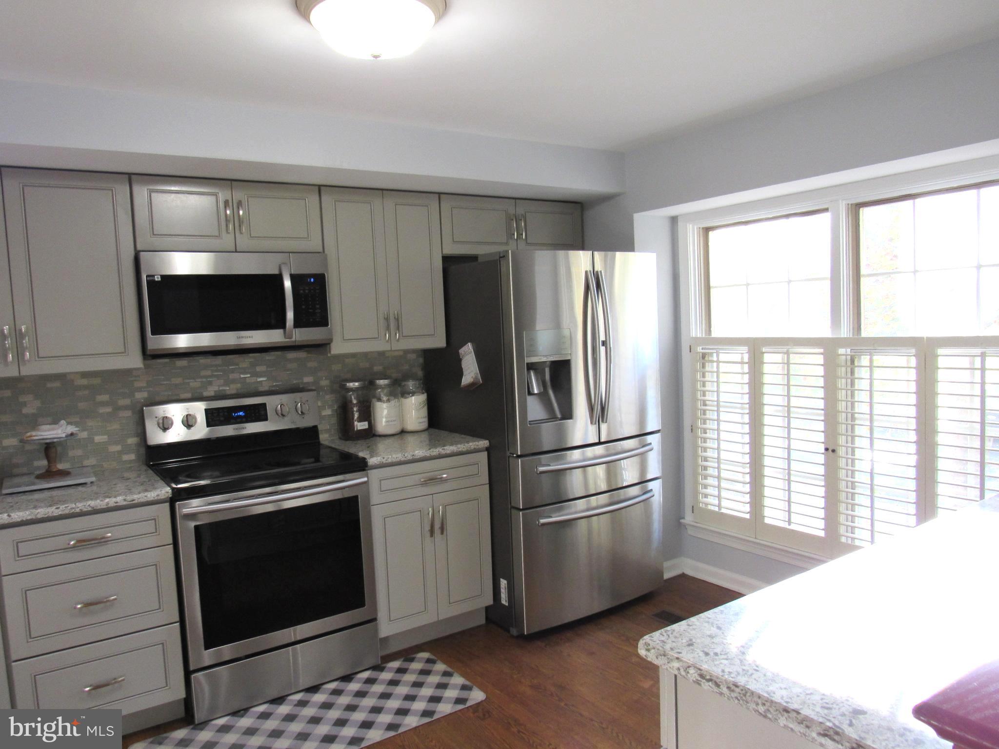 WATERSIDE - Residential