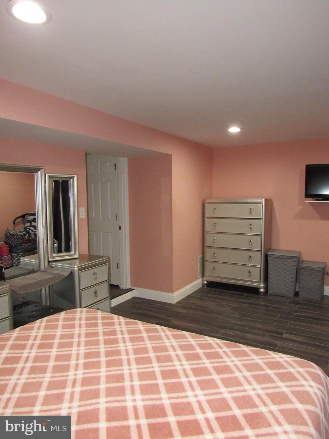 WATERSIDE - Residential