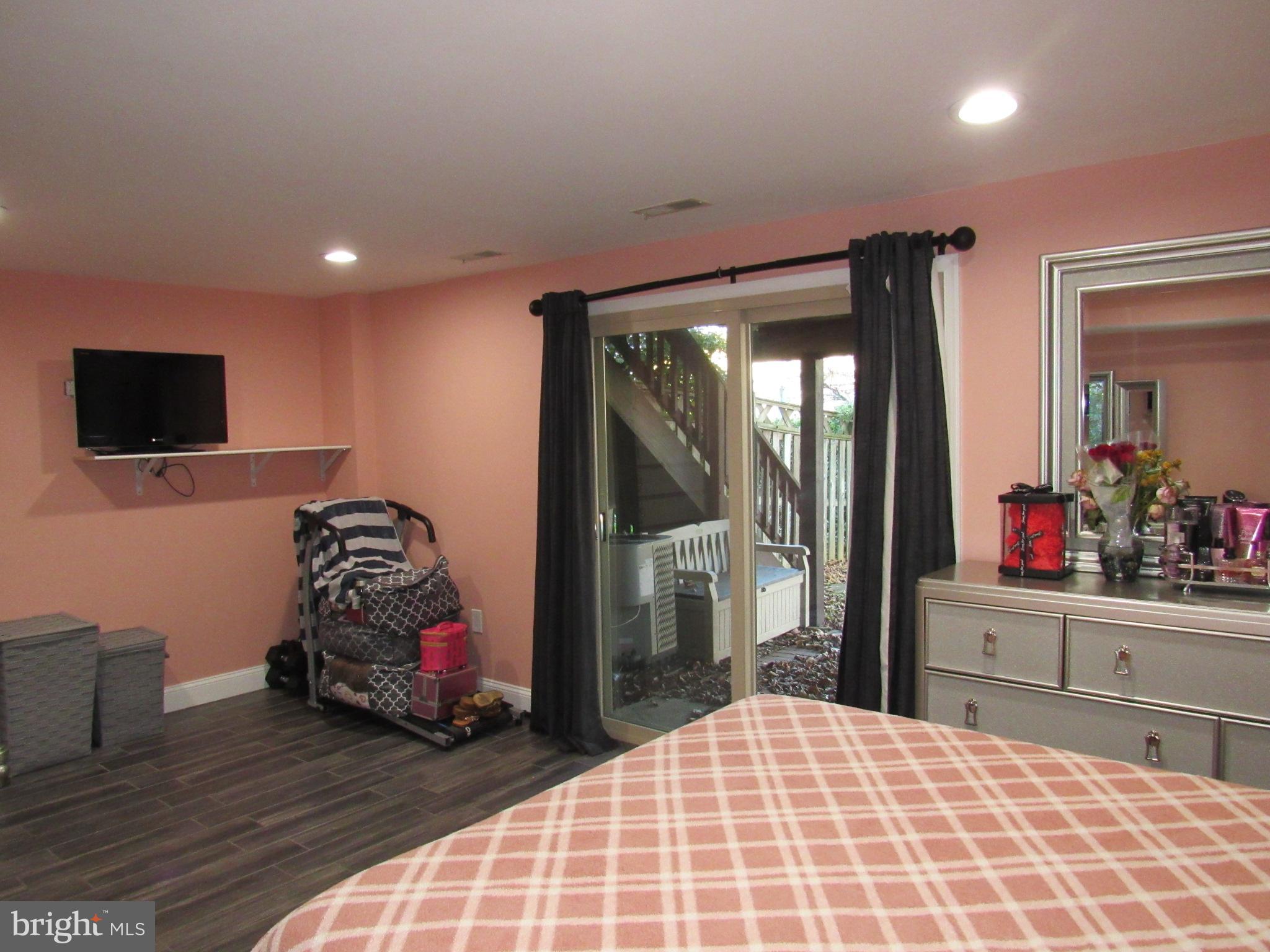 WATERSIDE - Residential