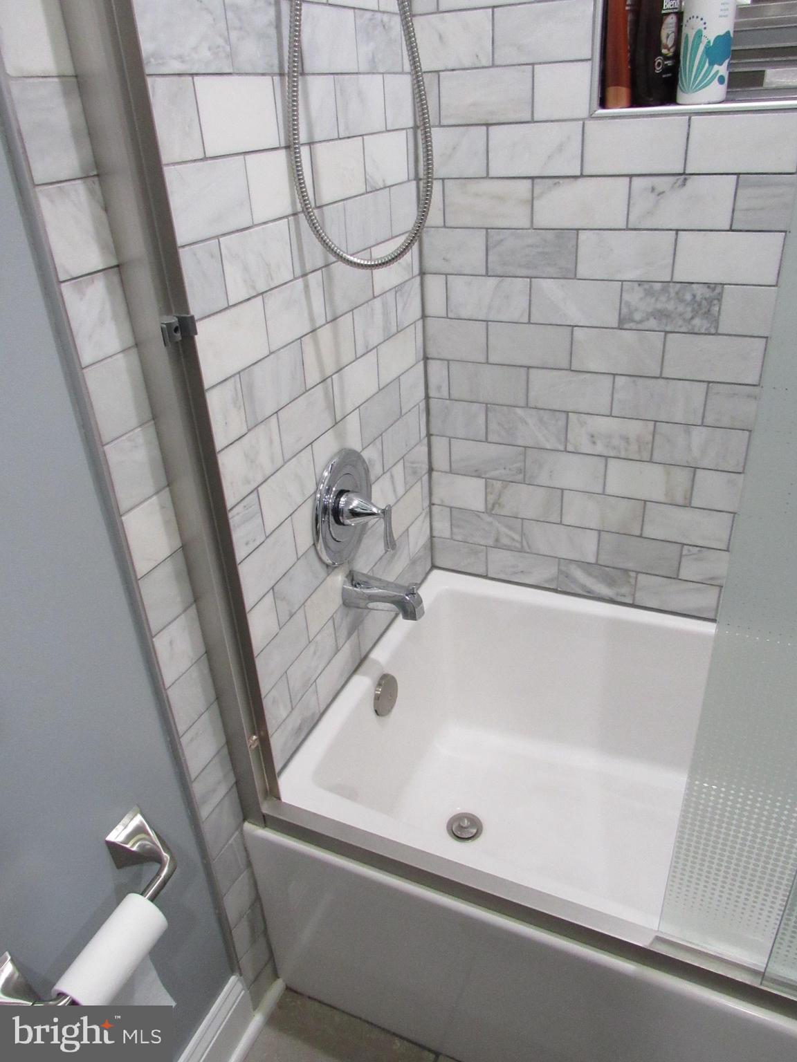 WATERSIDE - Residential