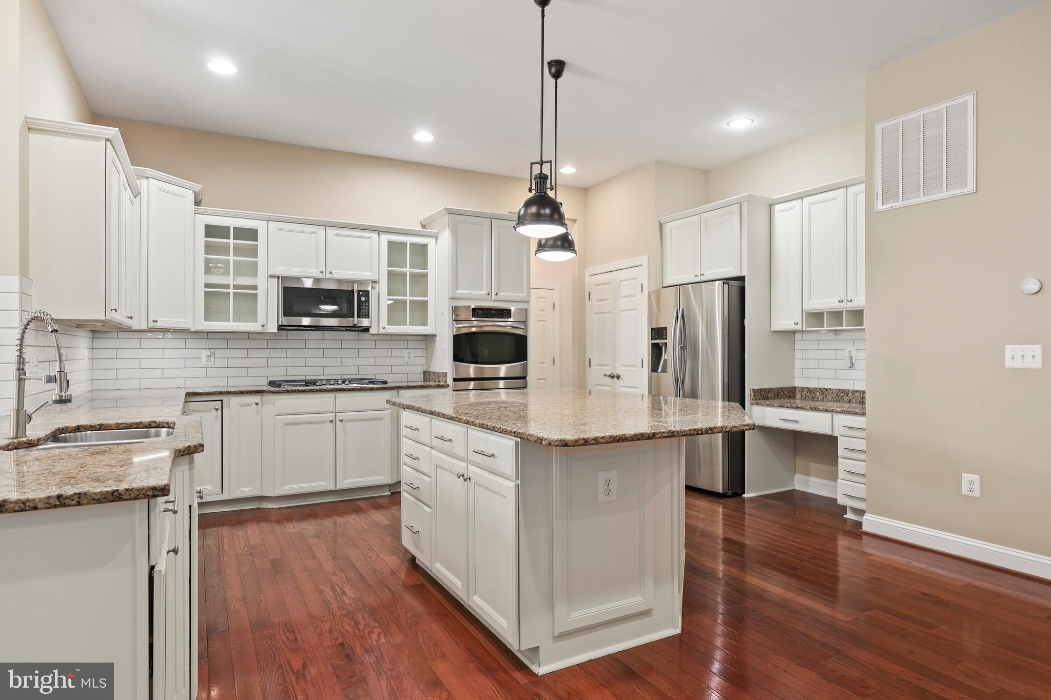 KENSINGTON HILL - Residential