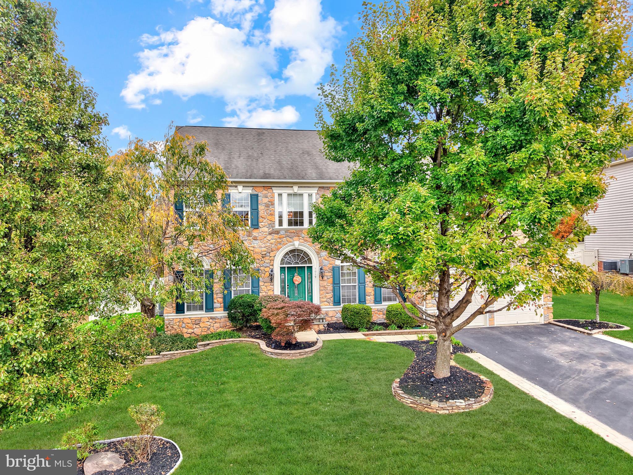 1019 E KENSINGTON CIRCLE