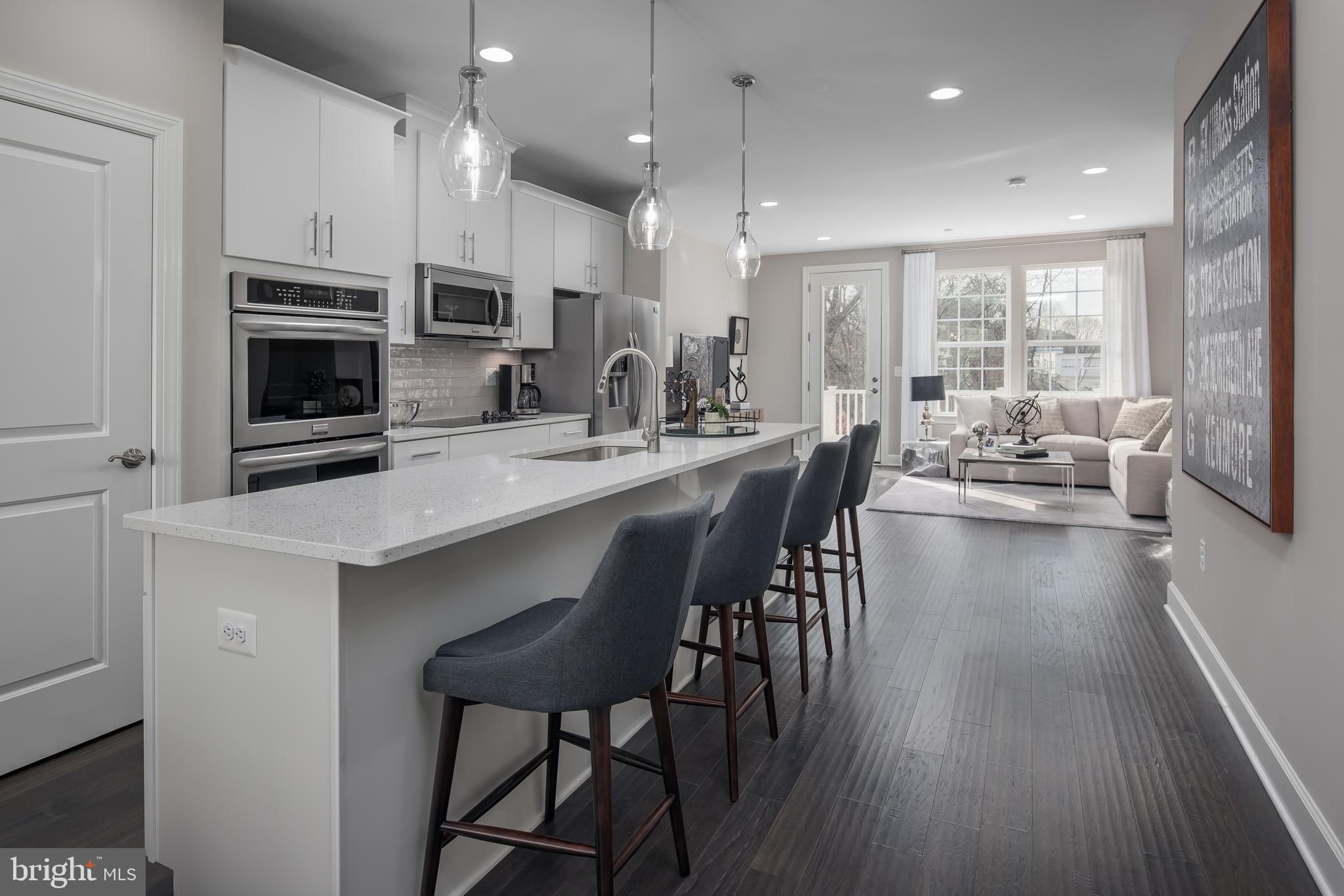 BRADLEY SQUARE - Residential
