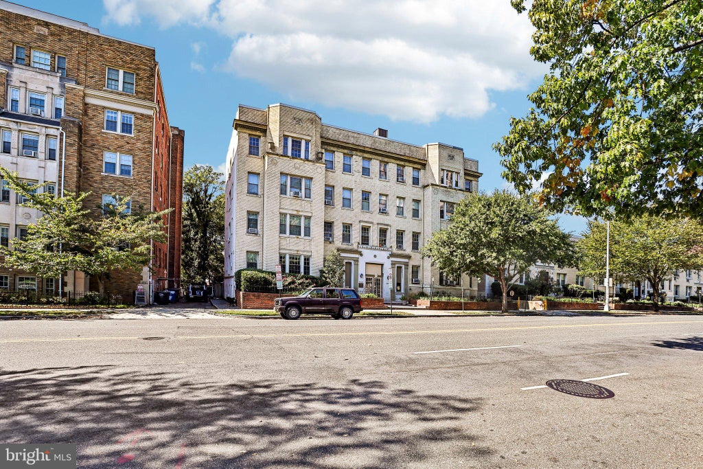 Photo of 3010 Wisconsin Avenue NW #B2, WASHINGTON, DC 20016 (MLS # DCDC2285520)