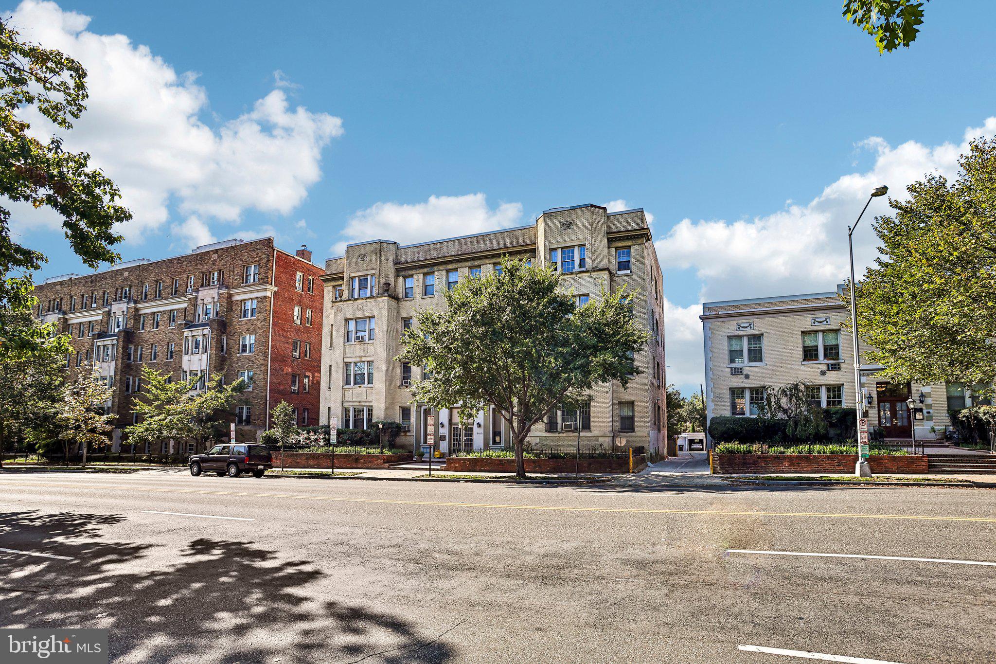 3010 WISCONSIN AVENUE NW B2