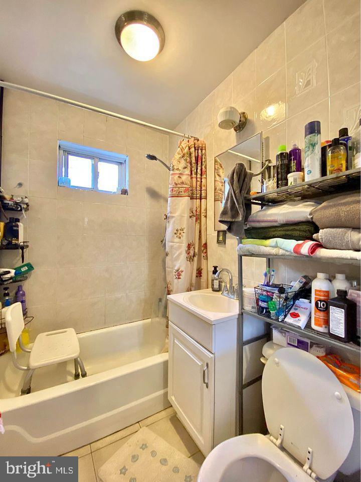 TEMPLE UNIVERSITY - Residential Lease