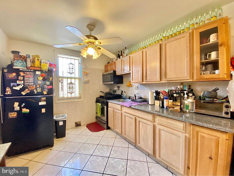 TEMPLE UNIVERSITY - Residential Lease