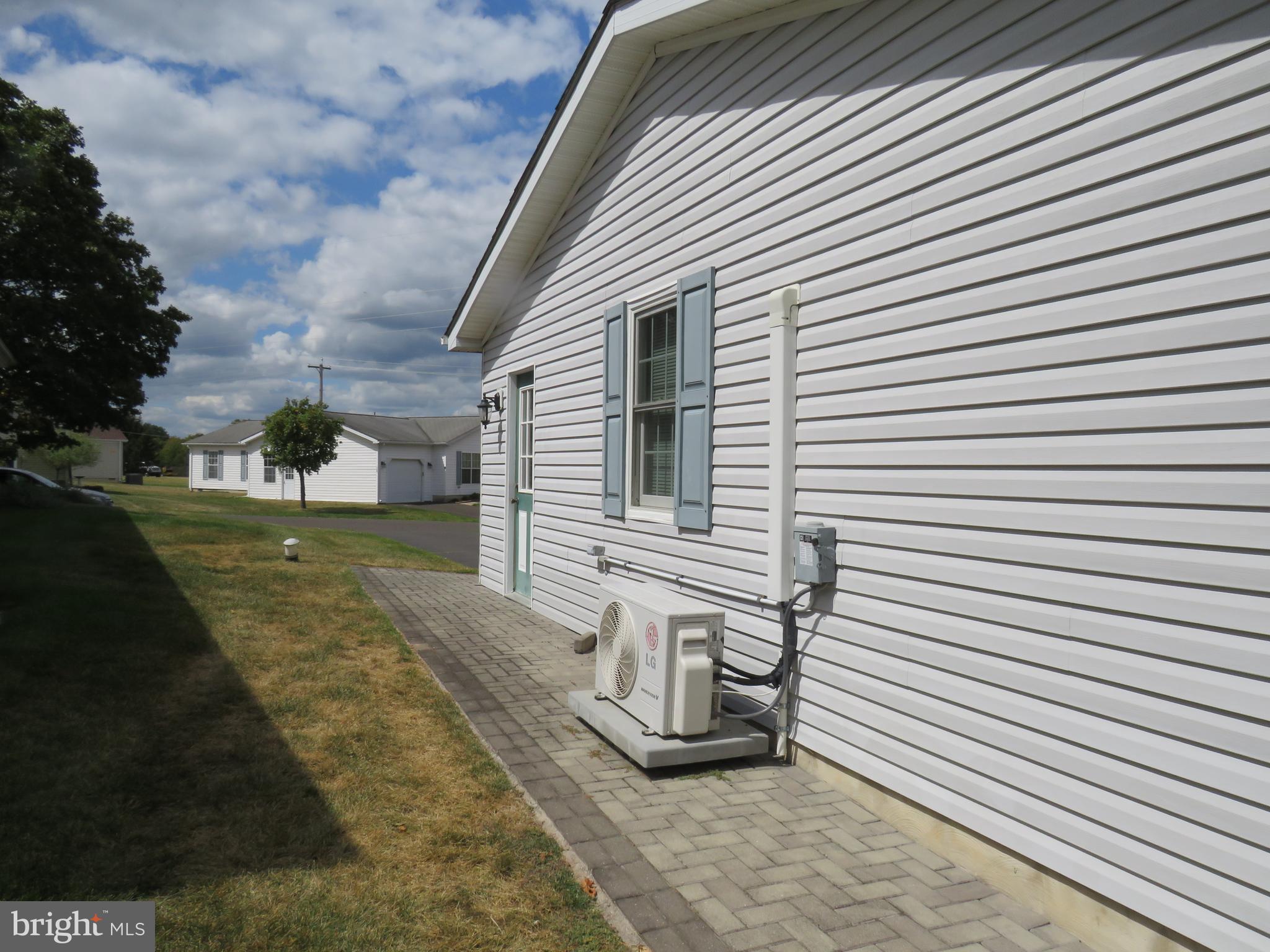 BUCKINGHAM SPRINGS - Residential