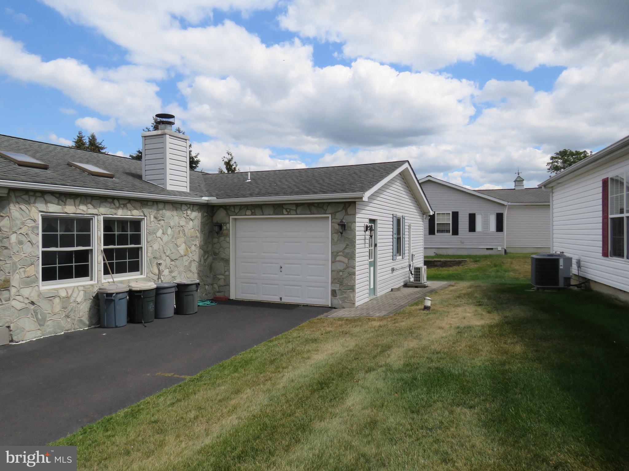 BUCKINGHAM SPRINGS - Residential