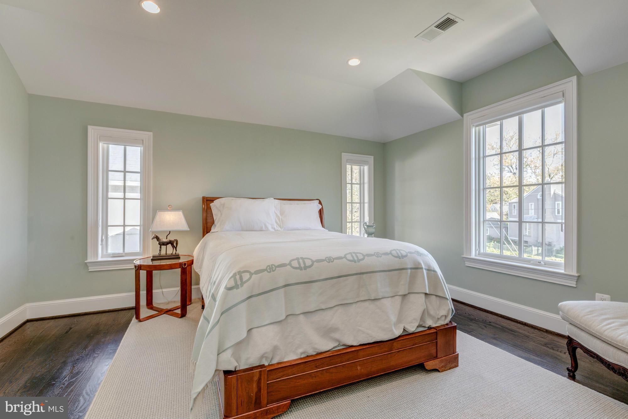 ALEXANDRIA - Residential