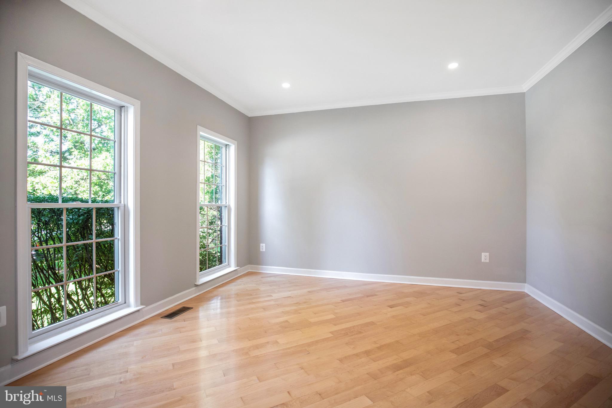 ASHBURN FARM - Residential