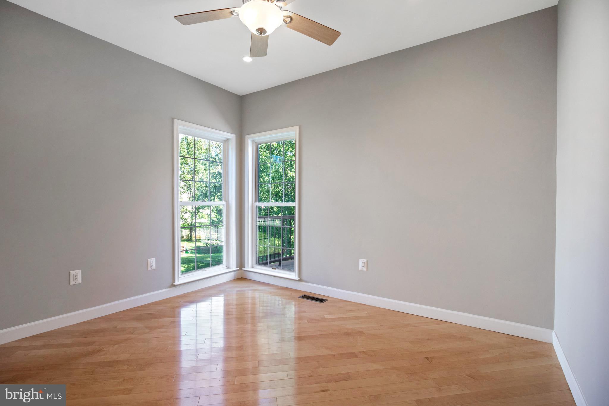 ASHBURN FARM - Residential