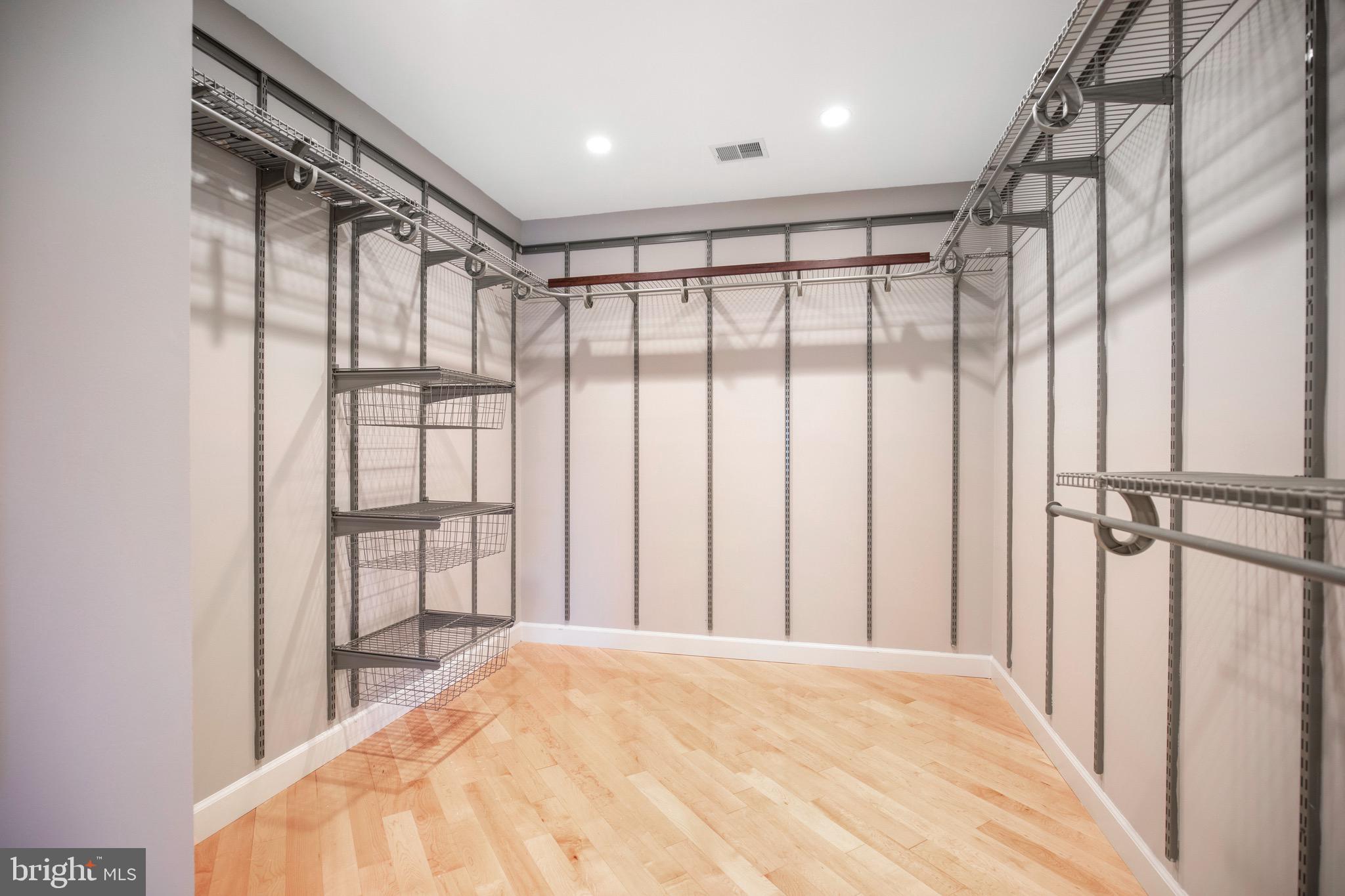 ASHBURN FARM - Residential