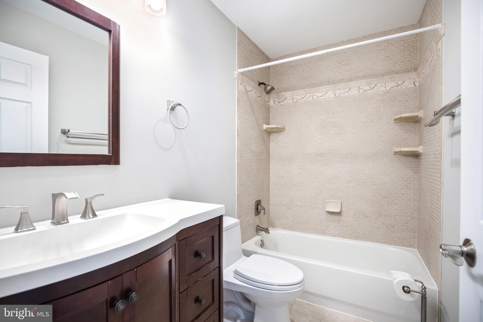 ASHBURN FARM - Residential