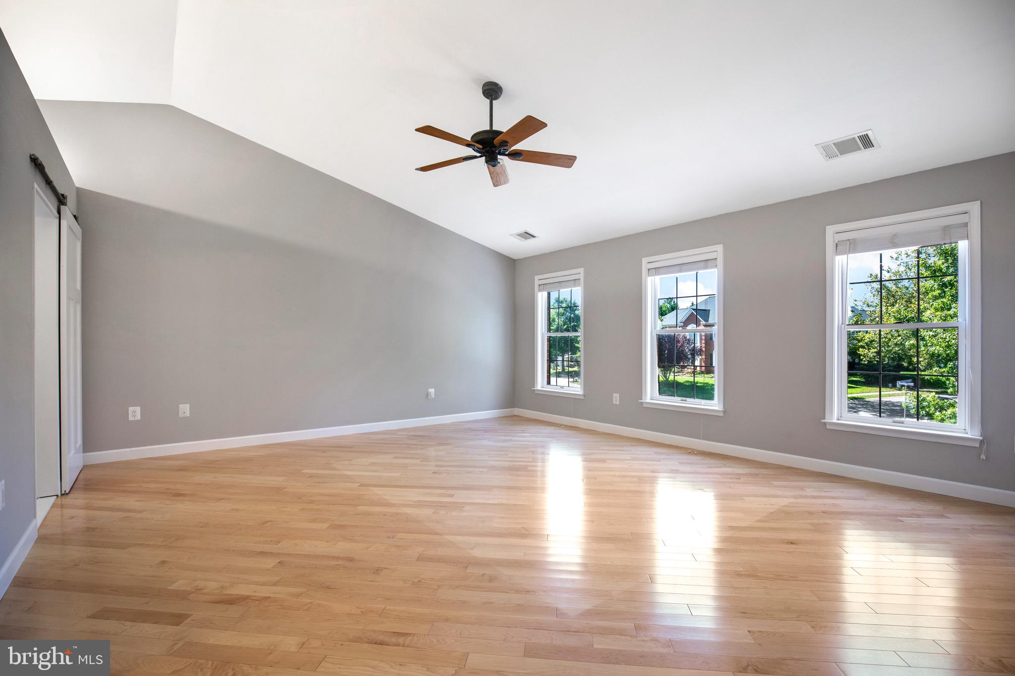 ASHBURN FARM - Residential