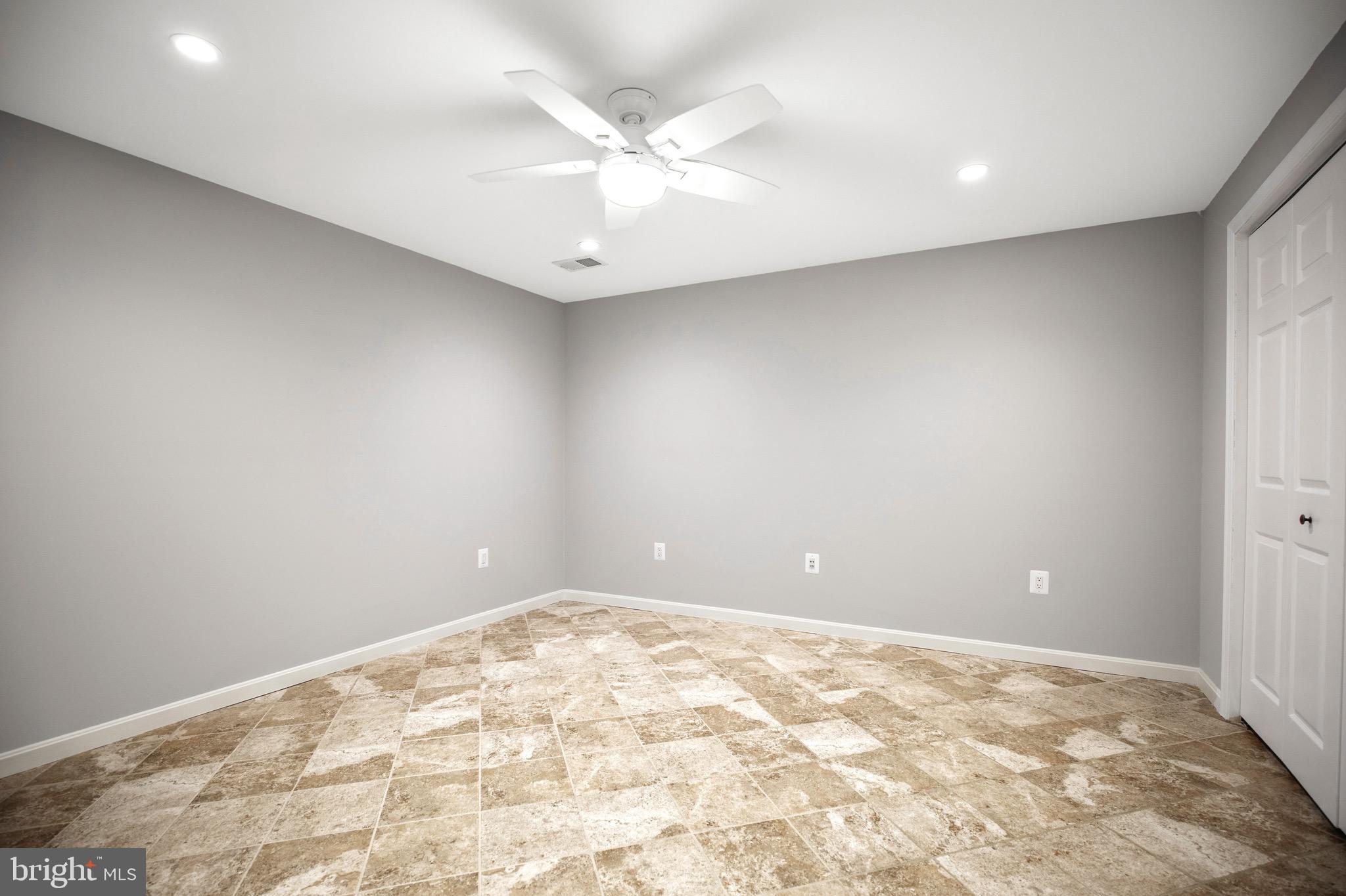 ASHBURN FARM - Residential