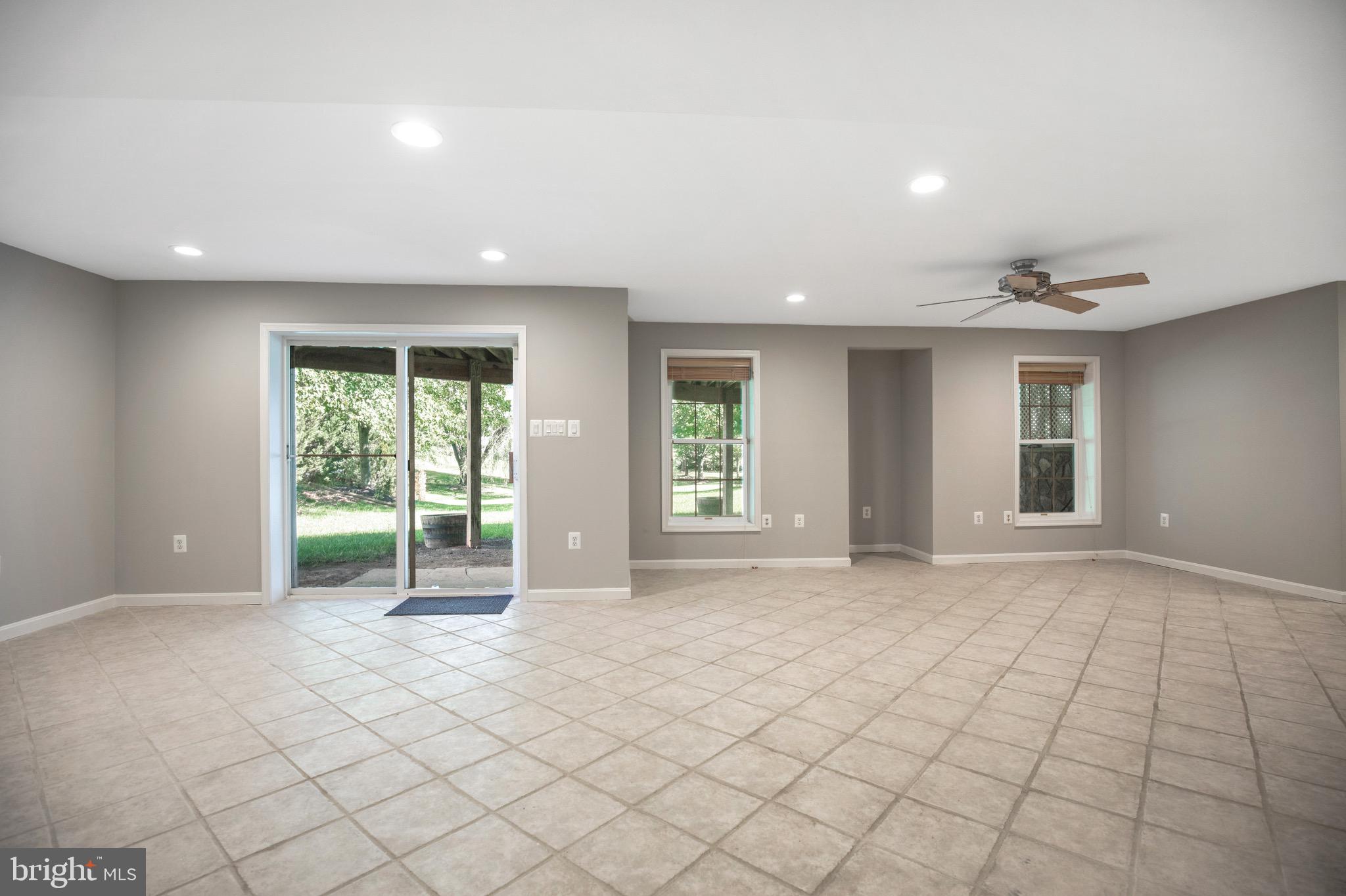 ASHBURN FARM - Residential