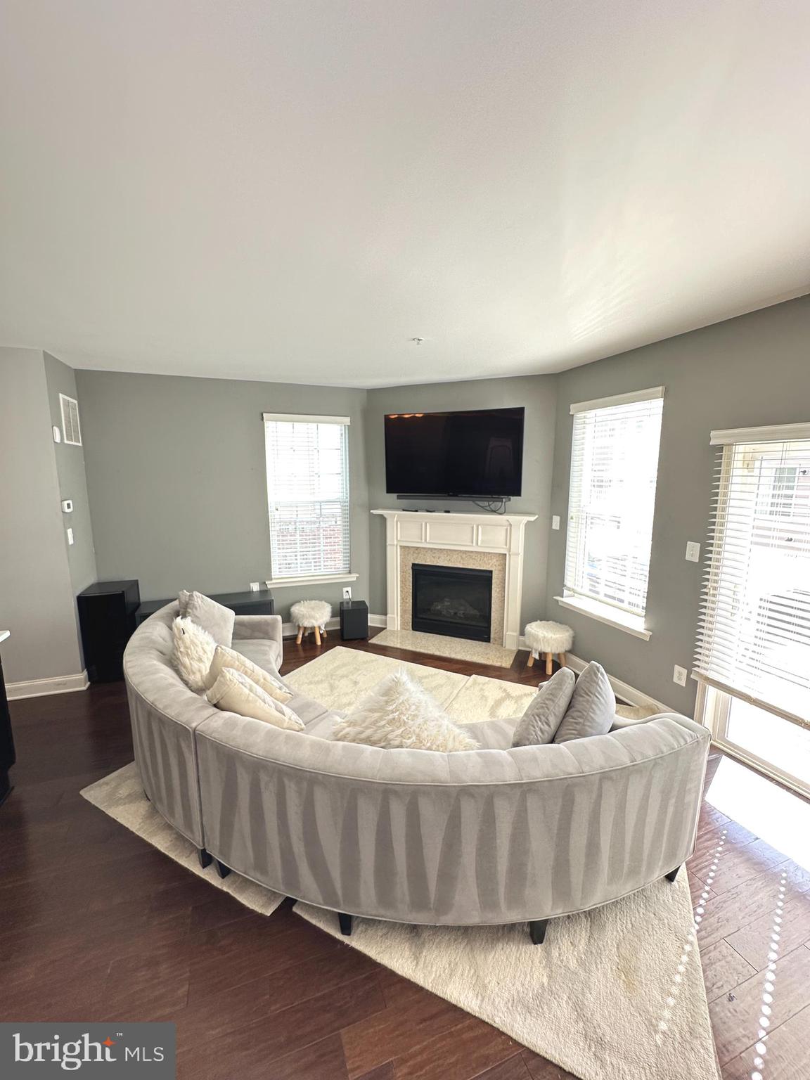 WOODLAKE TOWNS CODM - Residential Lease