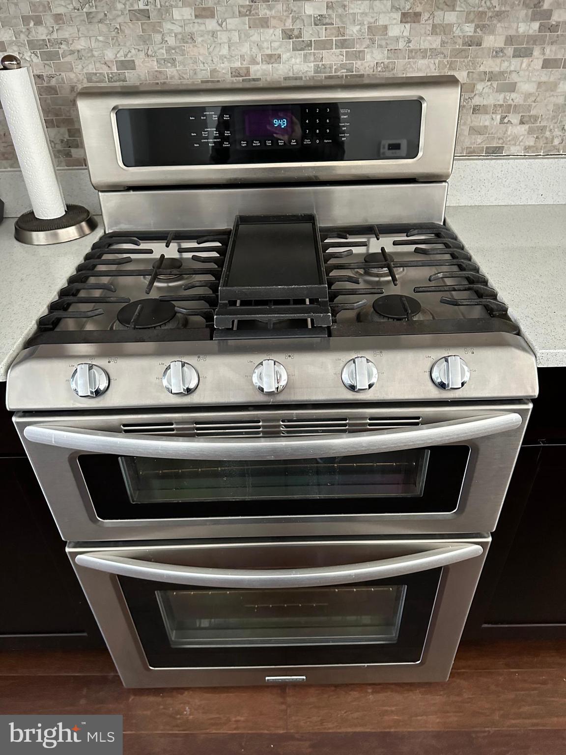 WOODLAKE TOWNS CODM - Residential Lease