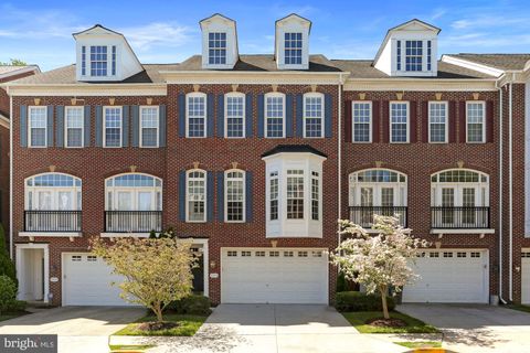 Photo of 4395 Patriot Park Court, FAIRFAX, VA 22030 (MLS # VAFX2315426)