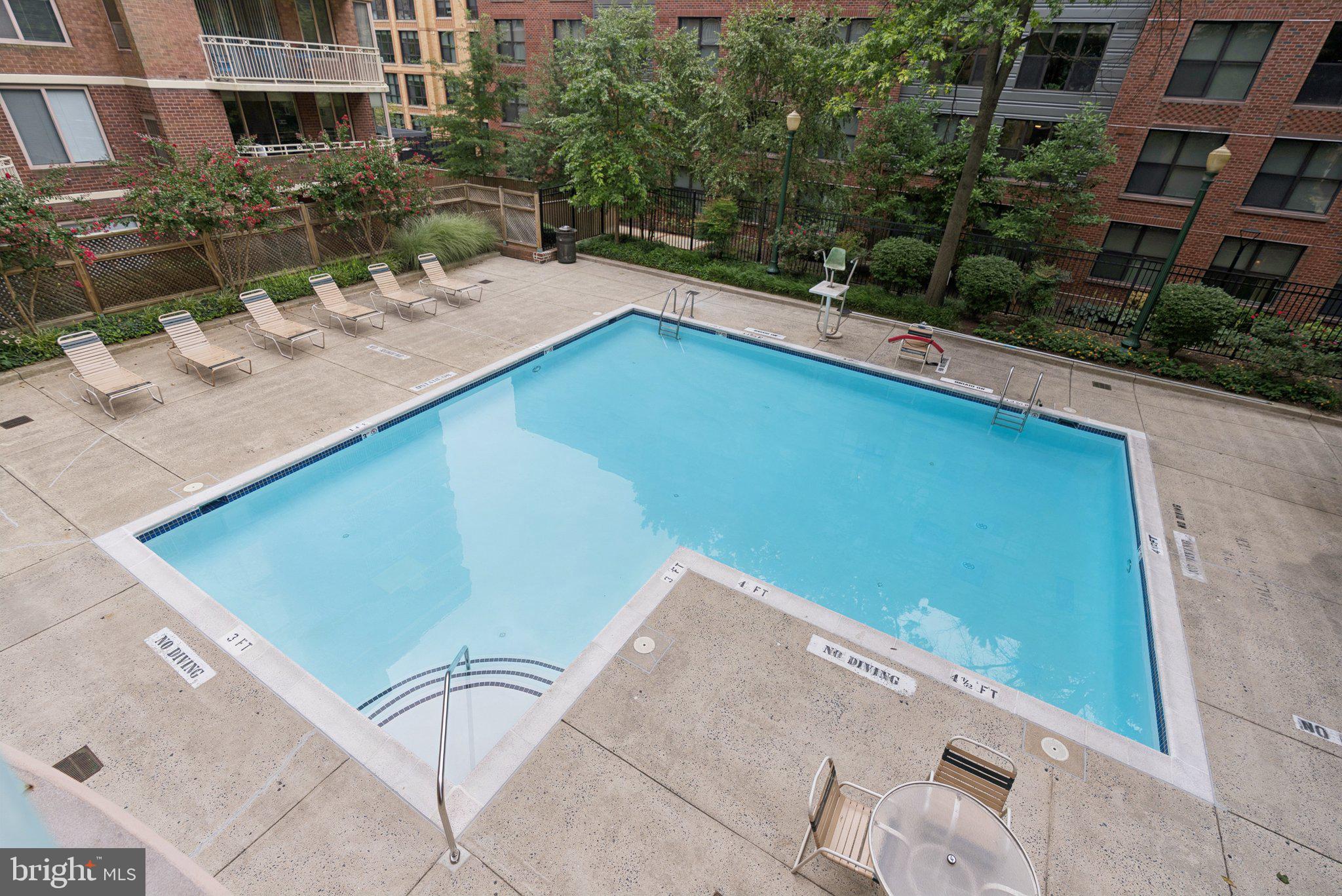 THE CHRISTOPHER - Residential