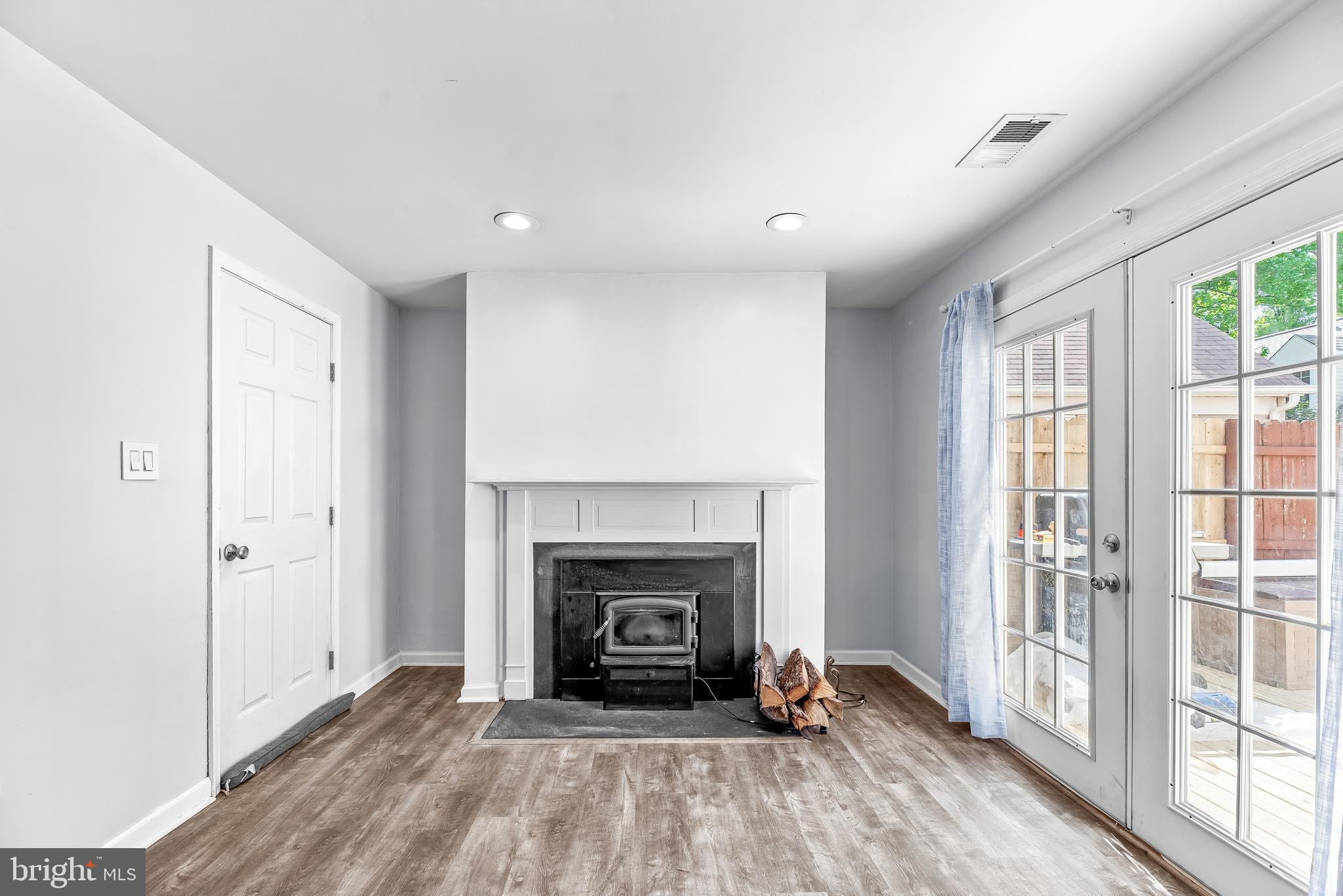 CROFTON VILLAGE - Residential