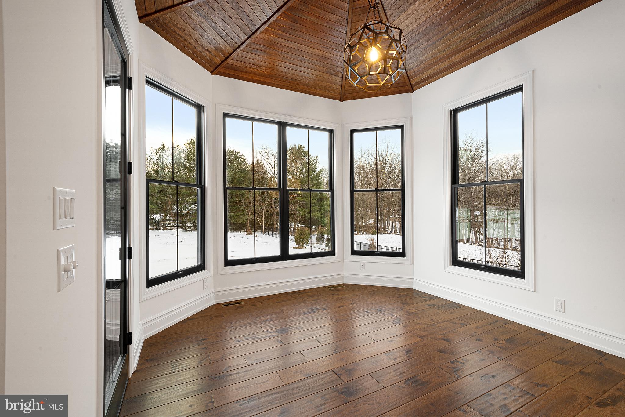 MEADOW CREEK - Residential