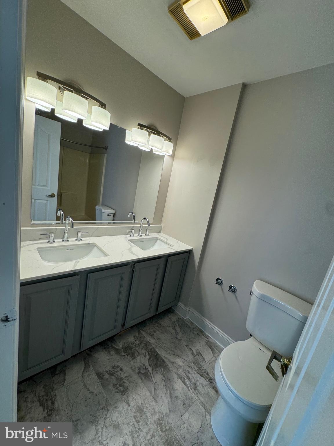 LAKEWOOD ESTATES - Residential