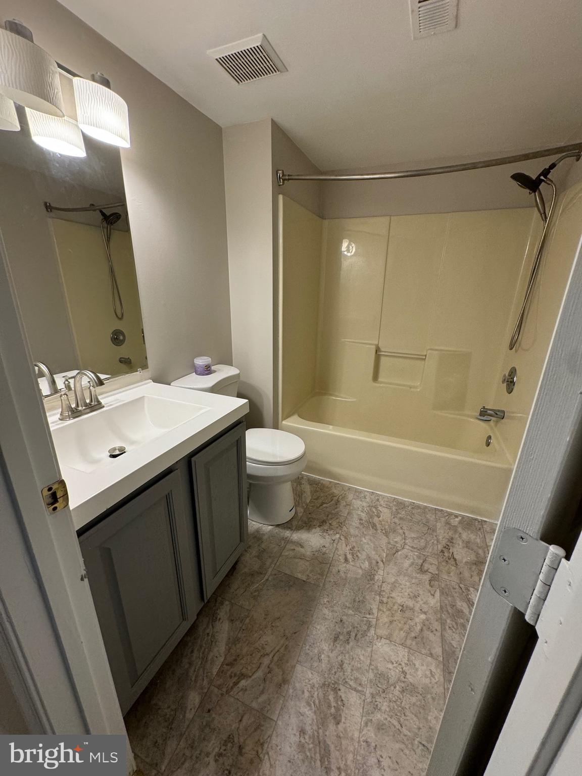 LAKEWOOD ESTATES - Residential