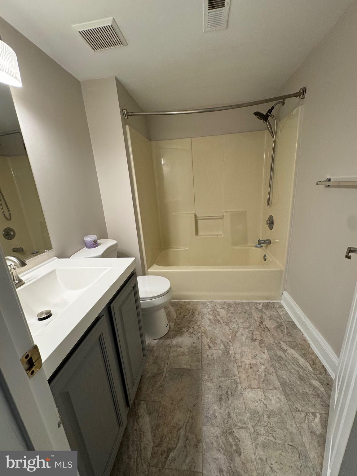 LAKEWOOD ESTATES - Residential