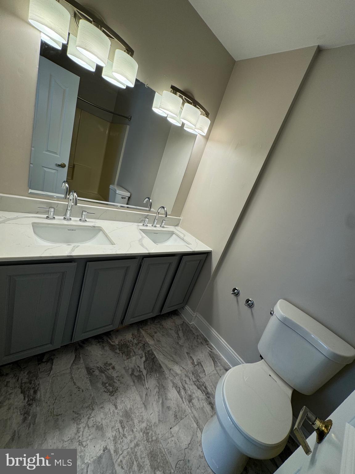 LAKEWOOD ESTATES - Residential