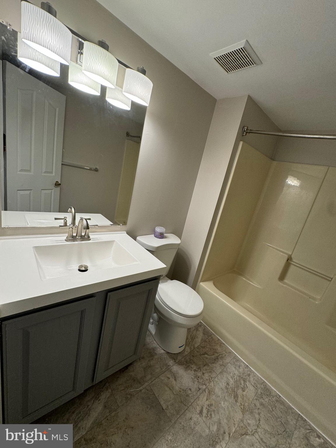 LAKEWOOD ESTATES - Residential