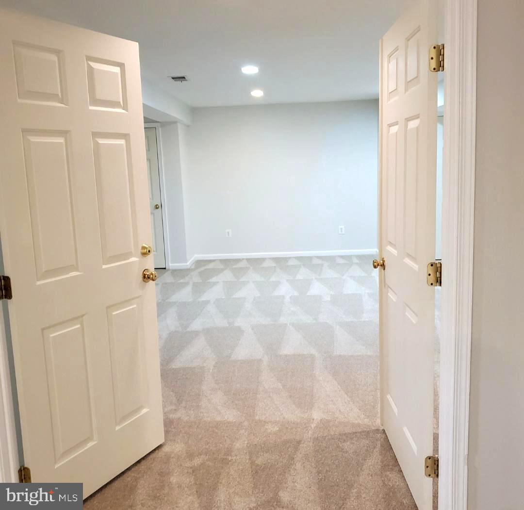 CHARLES CROSSING - Residential Lease