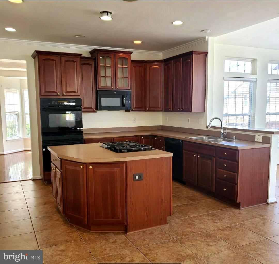 CHARLES CROSSING - Residential Lease