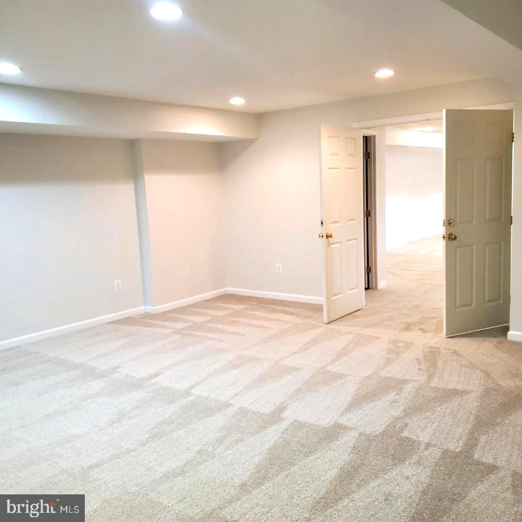 CHARLES CROSSING - Residential Lease