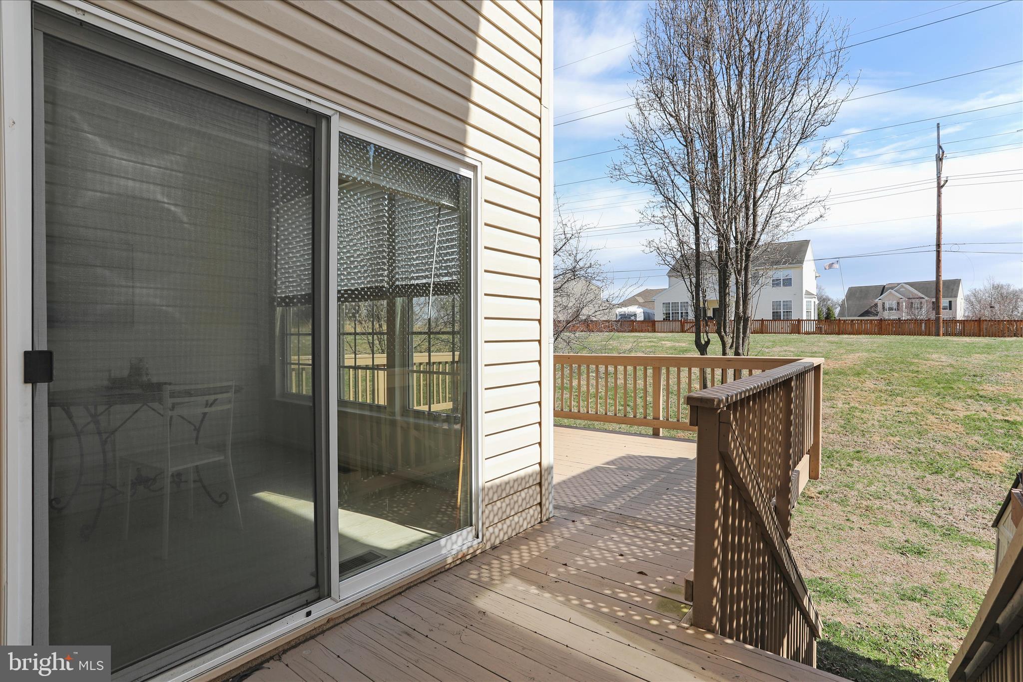 COLONIAL HILLS - Residential