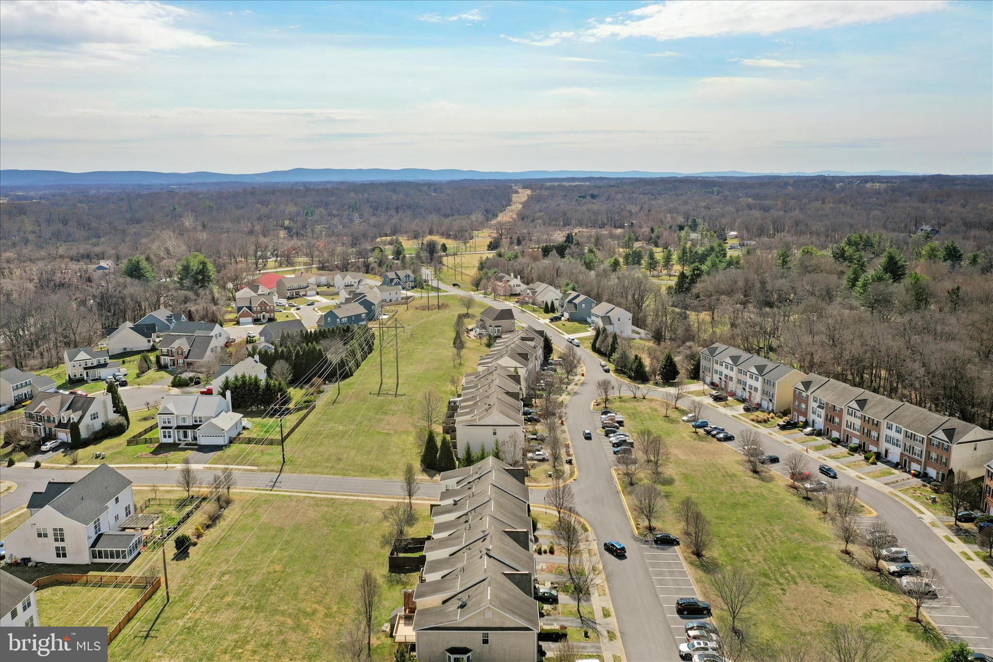 COLONIAL HILLS - Residential