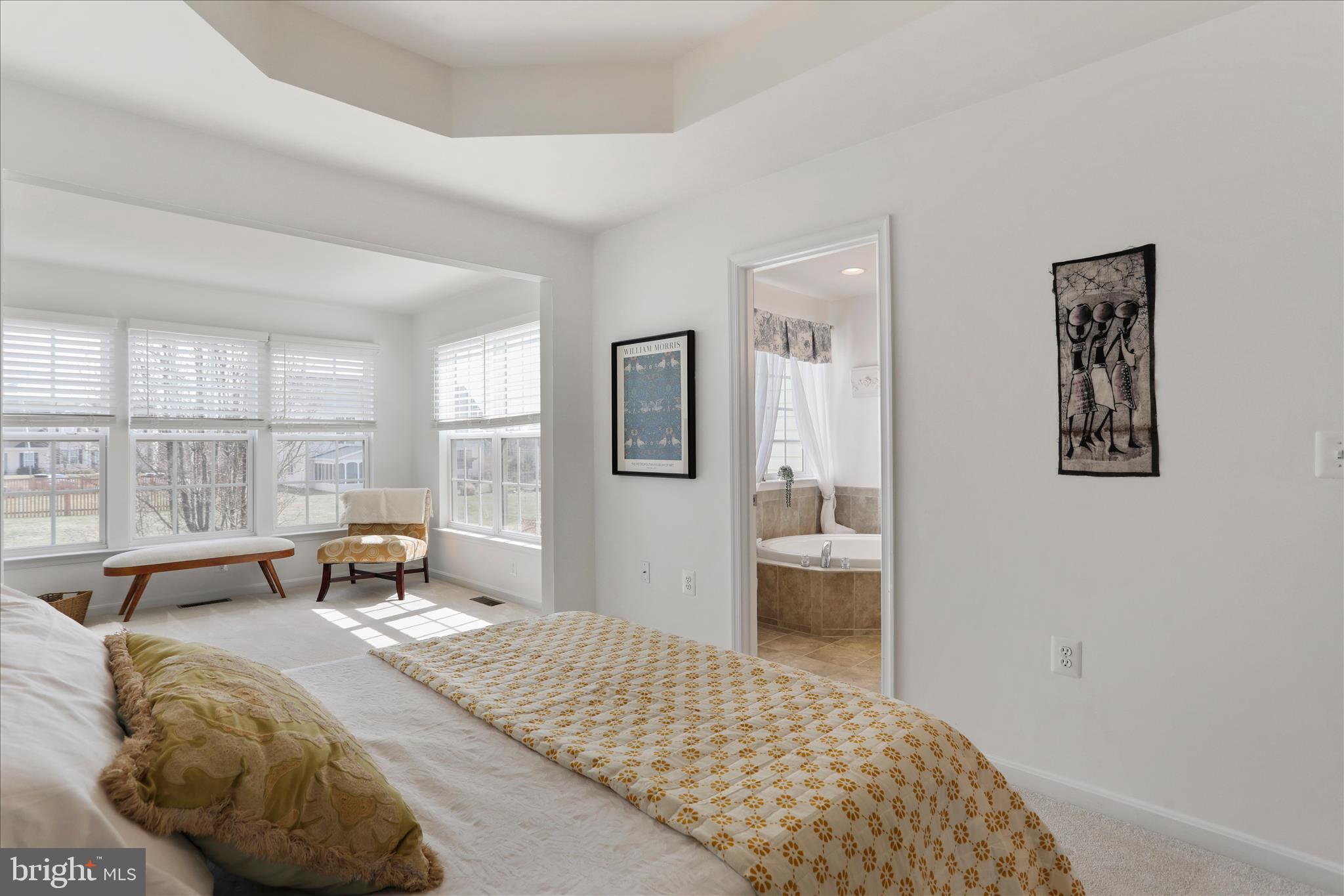 COLONIAL HILLS - Residential