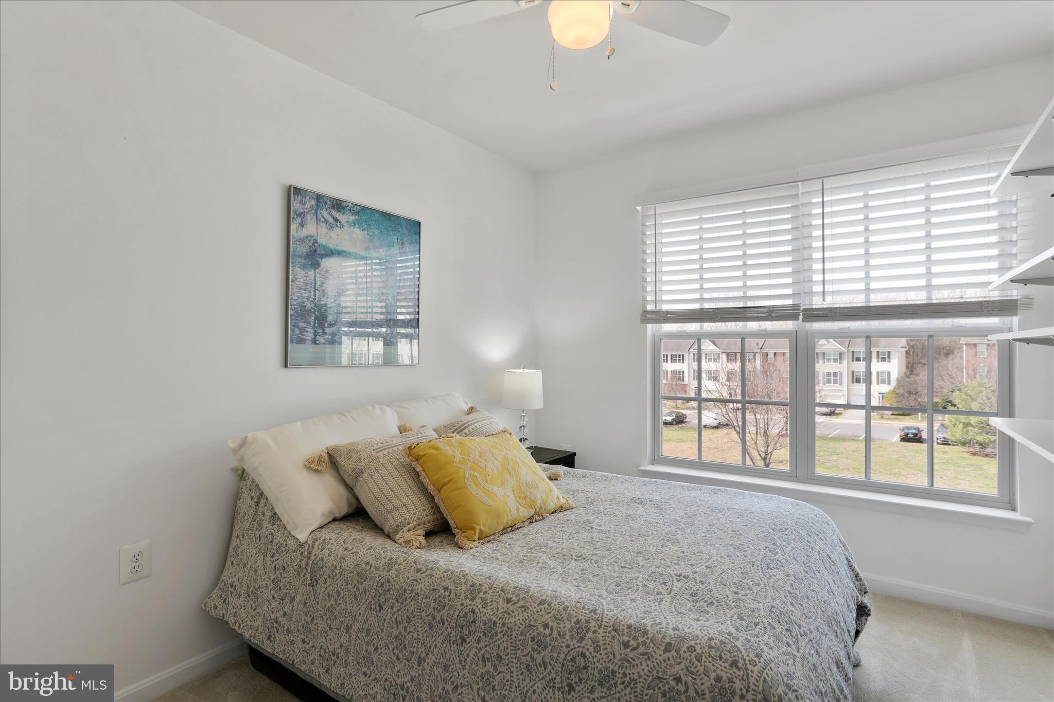 COLONIAL HILLS - Residential