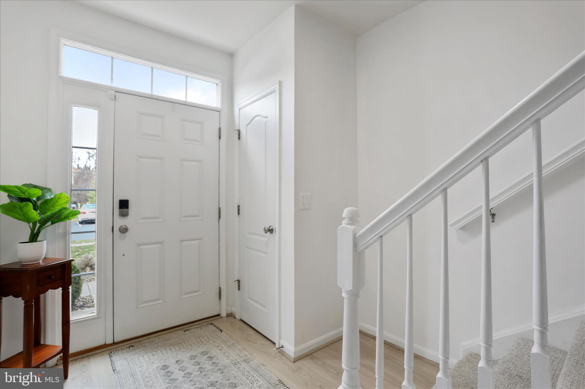 COLONIAL HILLS - Residential