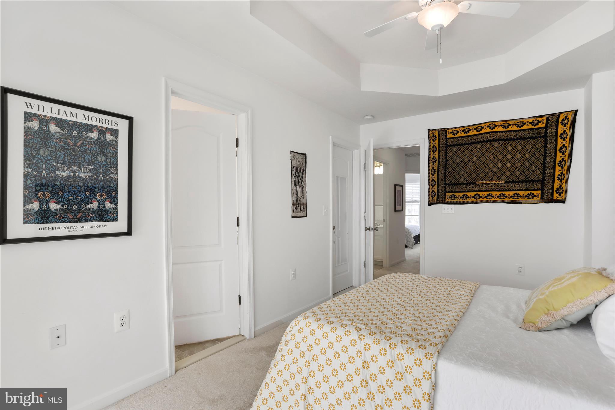 COLONIAL HILLS - Residential