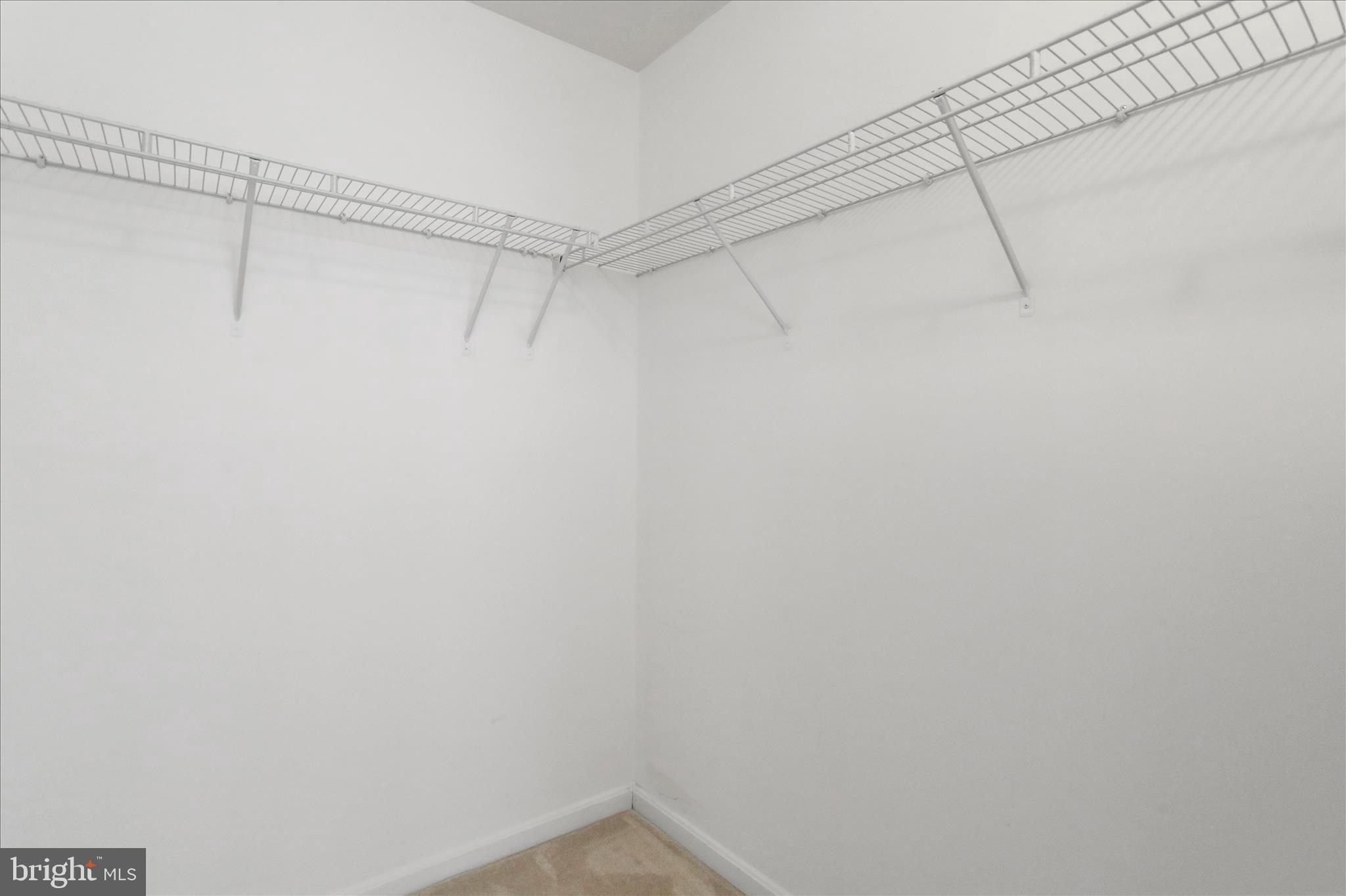 COLONIAL HILLS - Residential