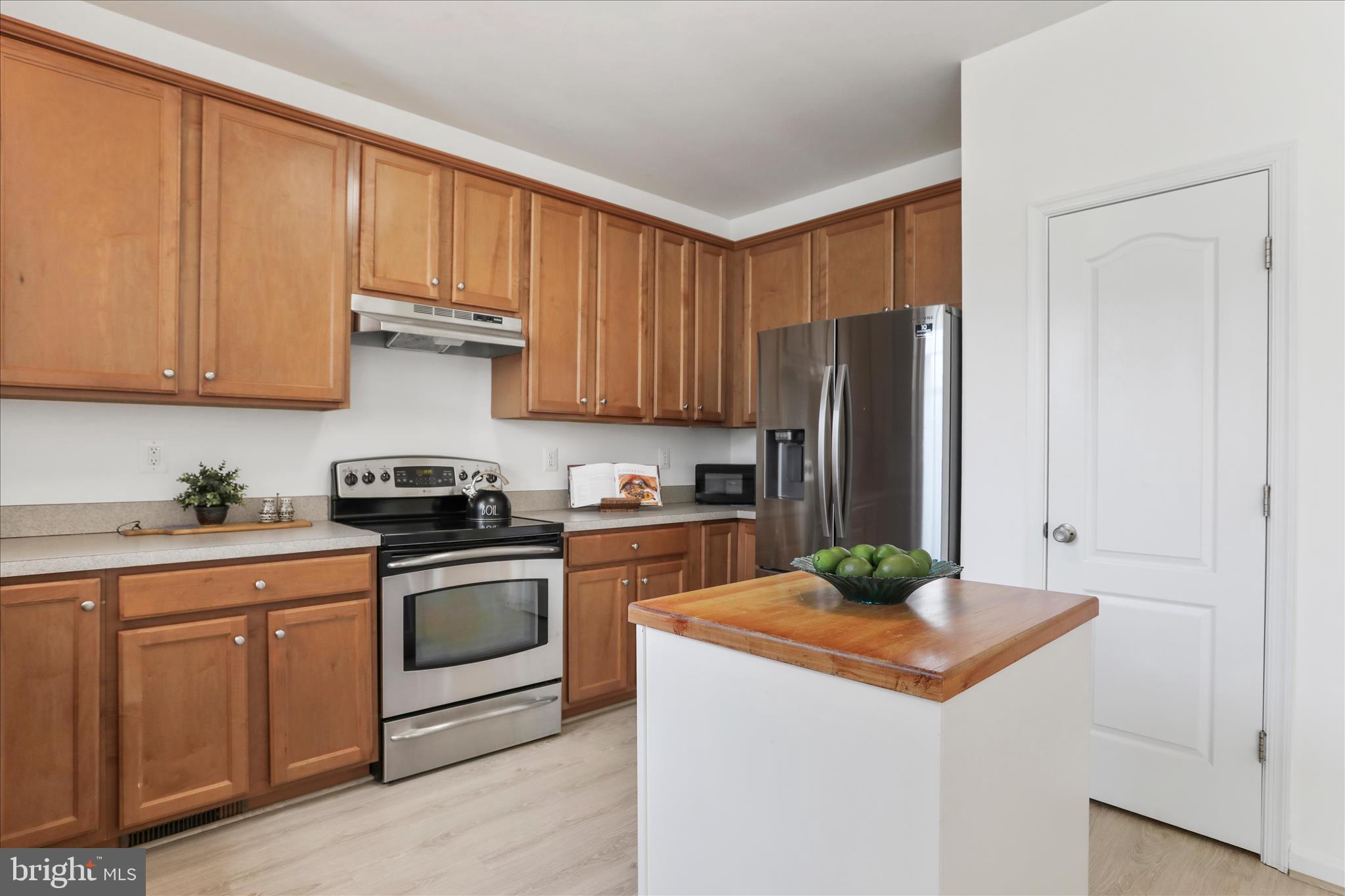 COLONIAL HILLS - Residential