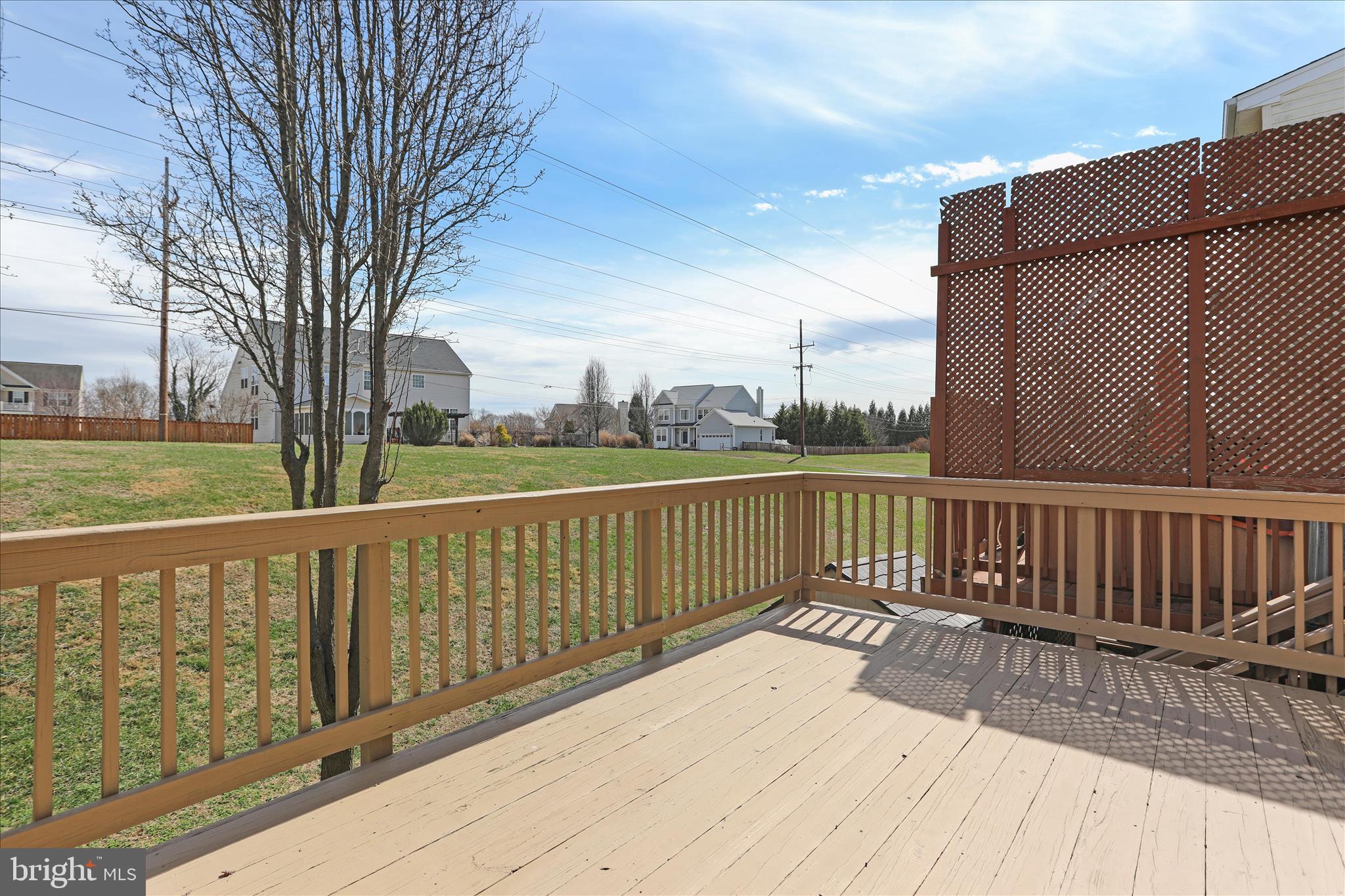 COLONIAL HILLS - Residential