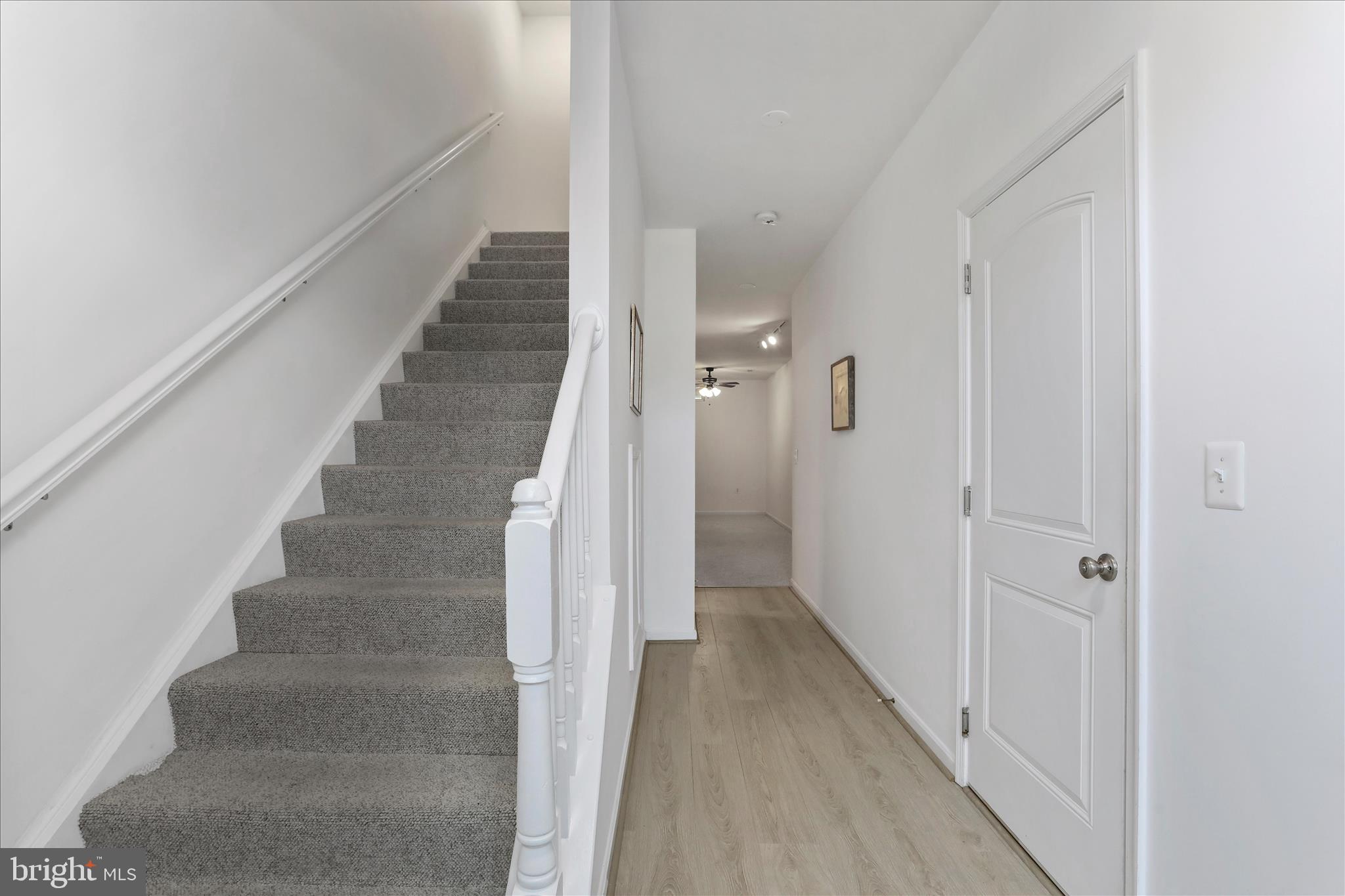 COLONIAL HILLS - Residential