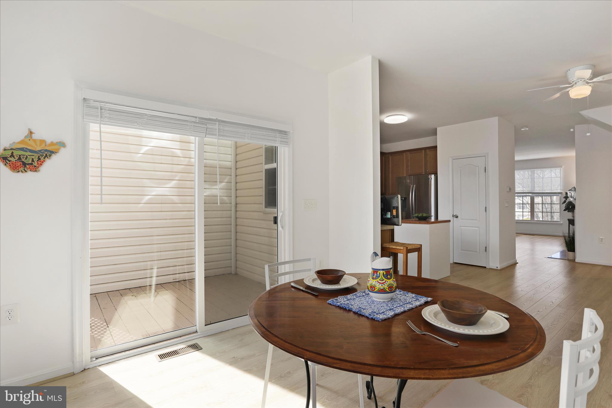 COLONIAL HILLS - Residential