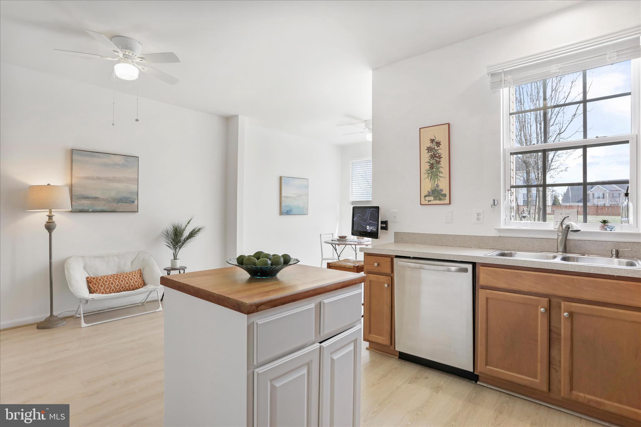 COLONIAL HILLS - Residential