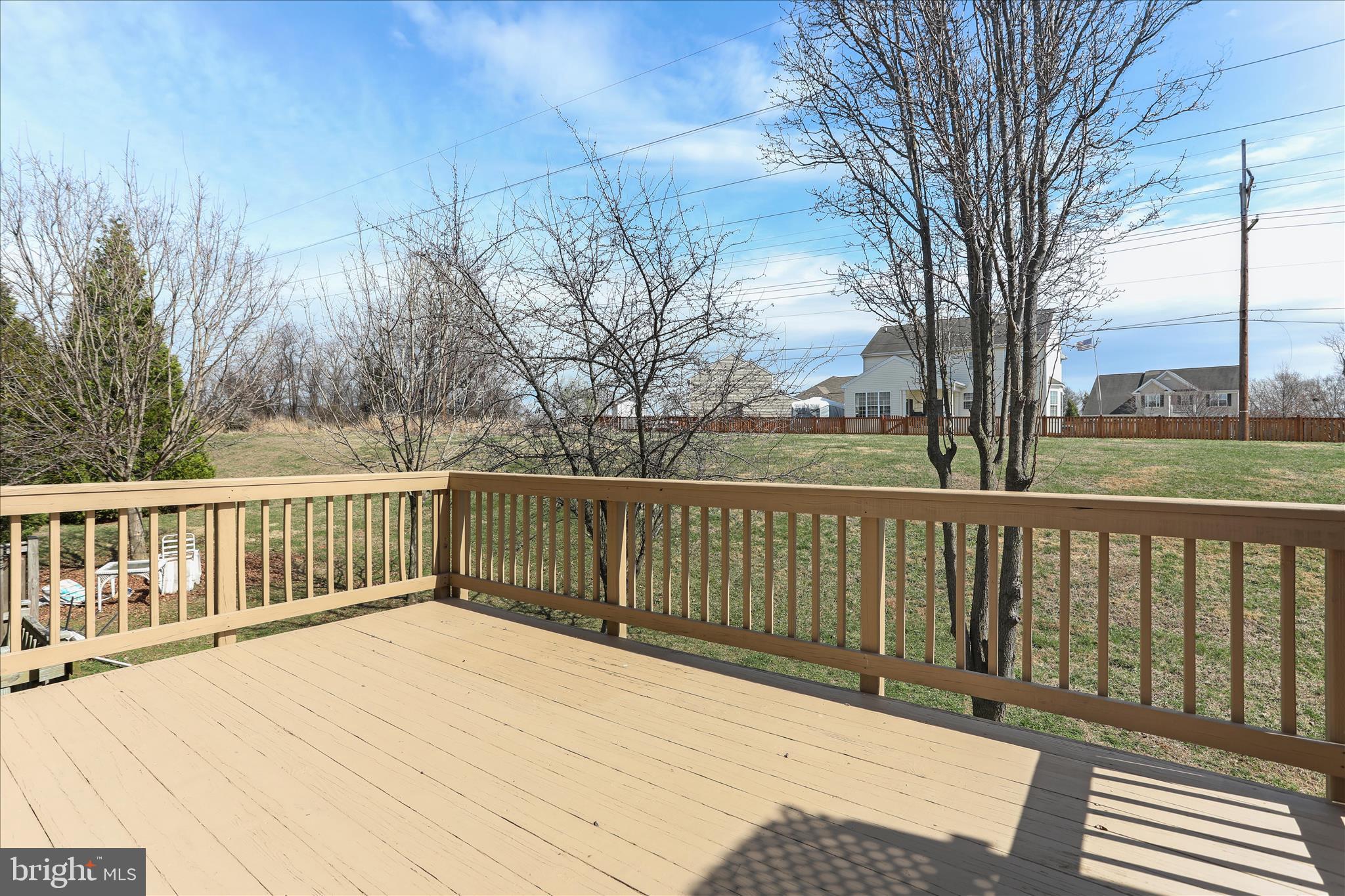 COLONIAL HILLS - Residential