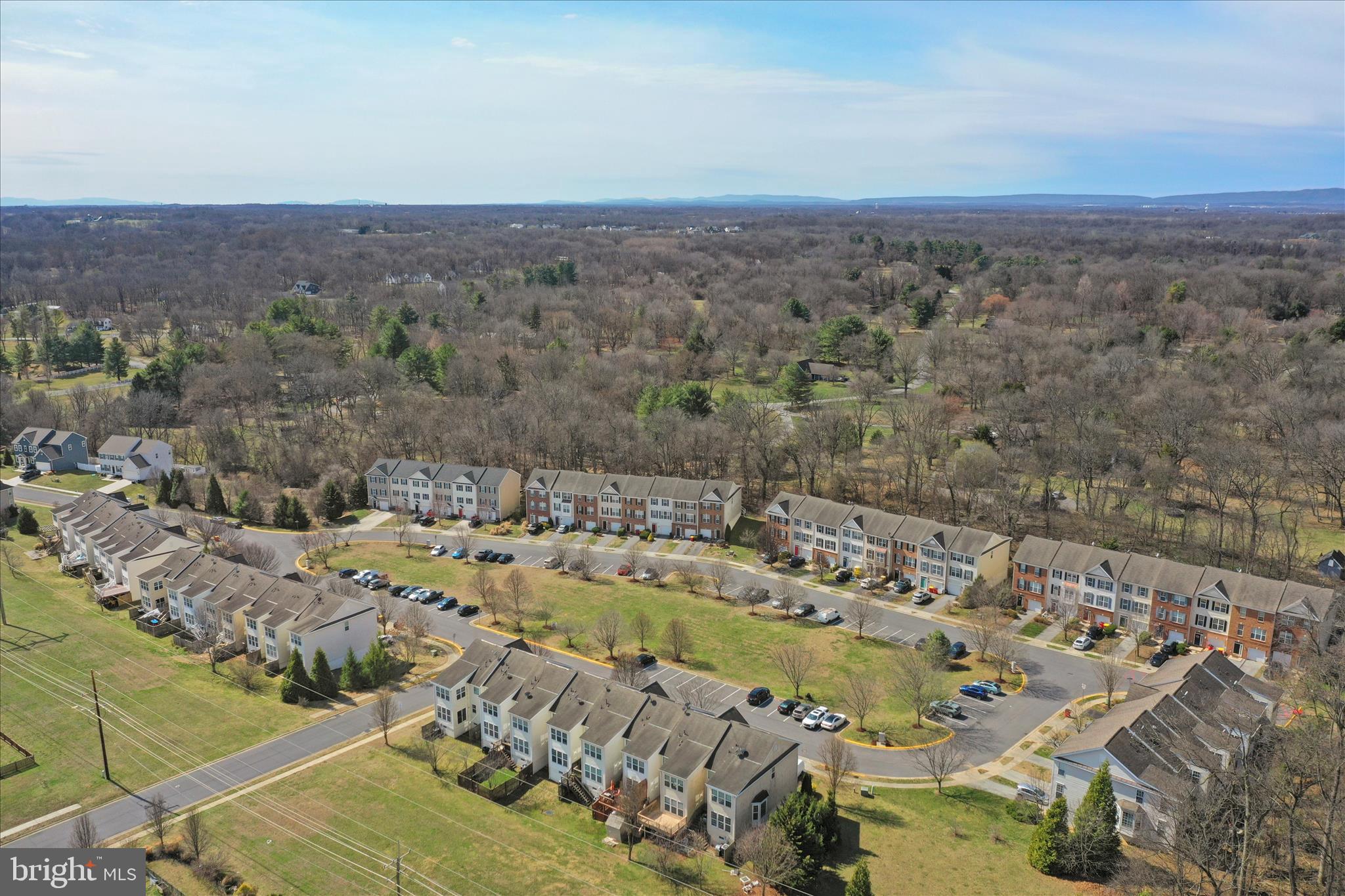 COLONIAL HILLS - Residential