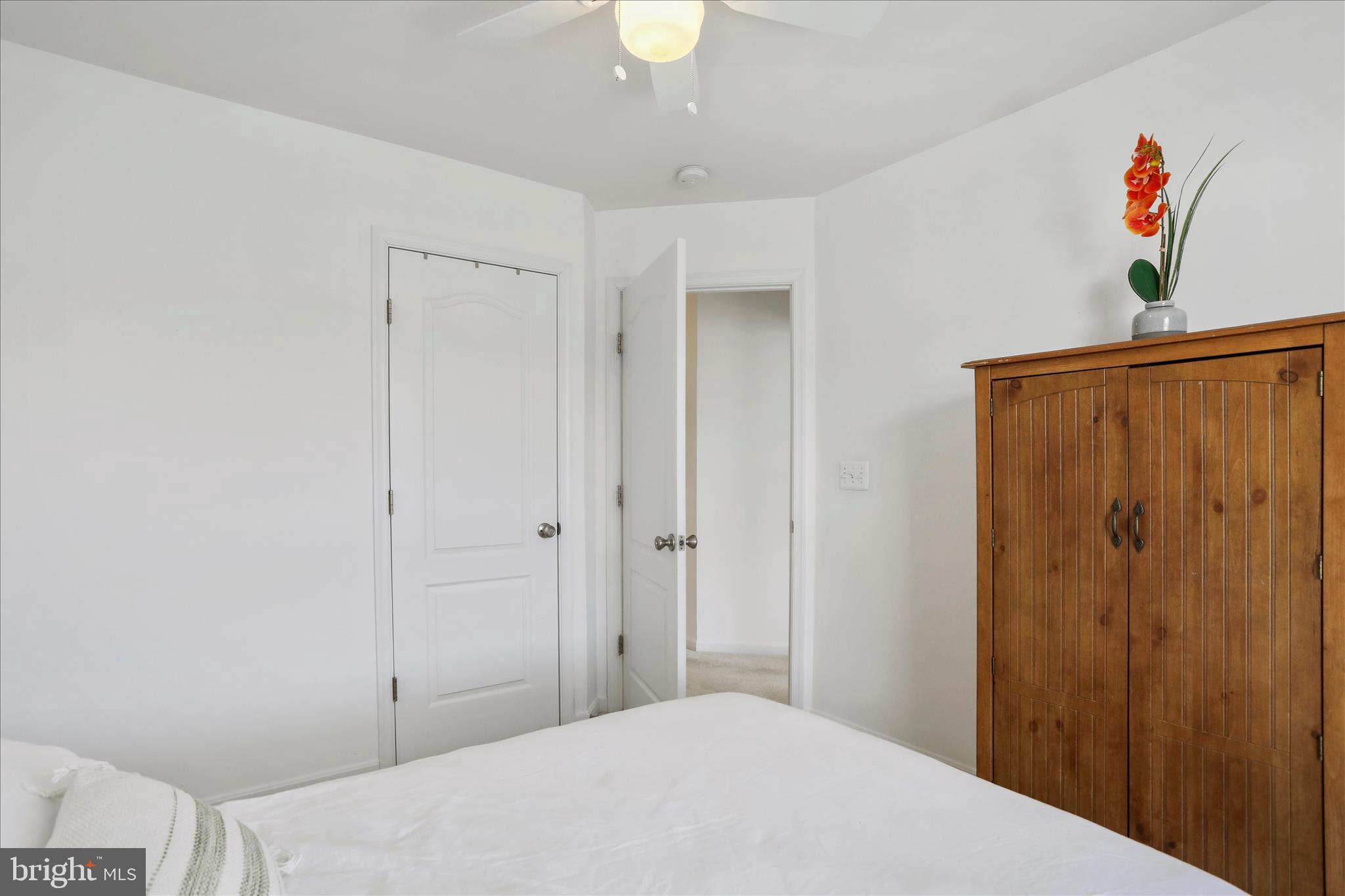 COLONIAL HILLS - Residential